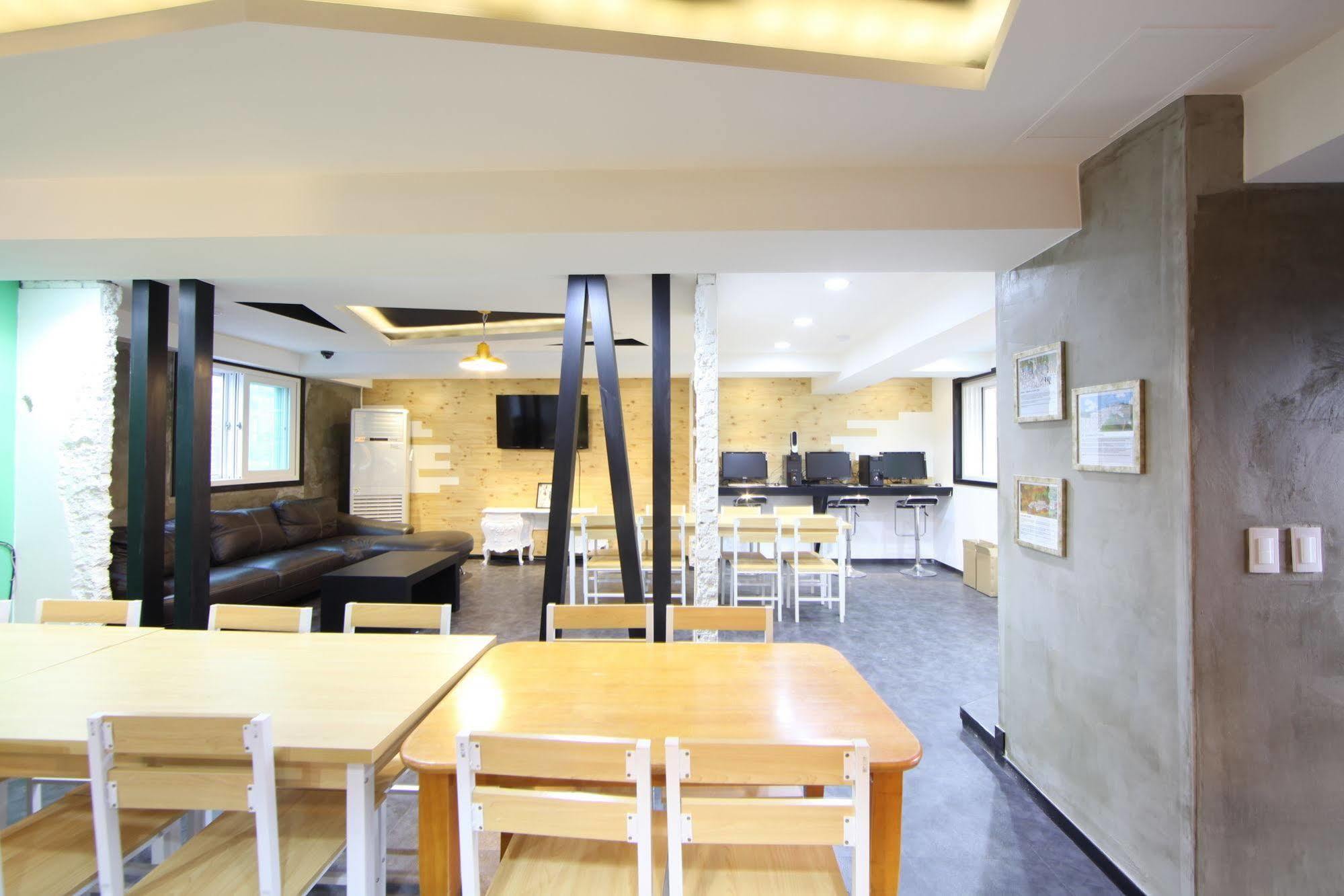 Calli Hostel Busan Exteriör bild