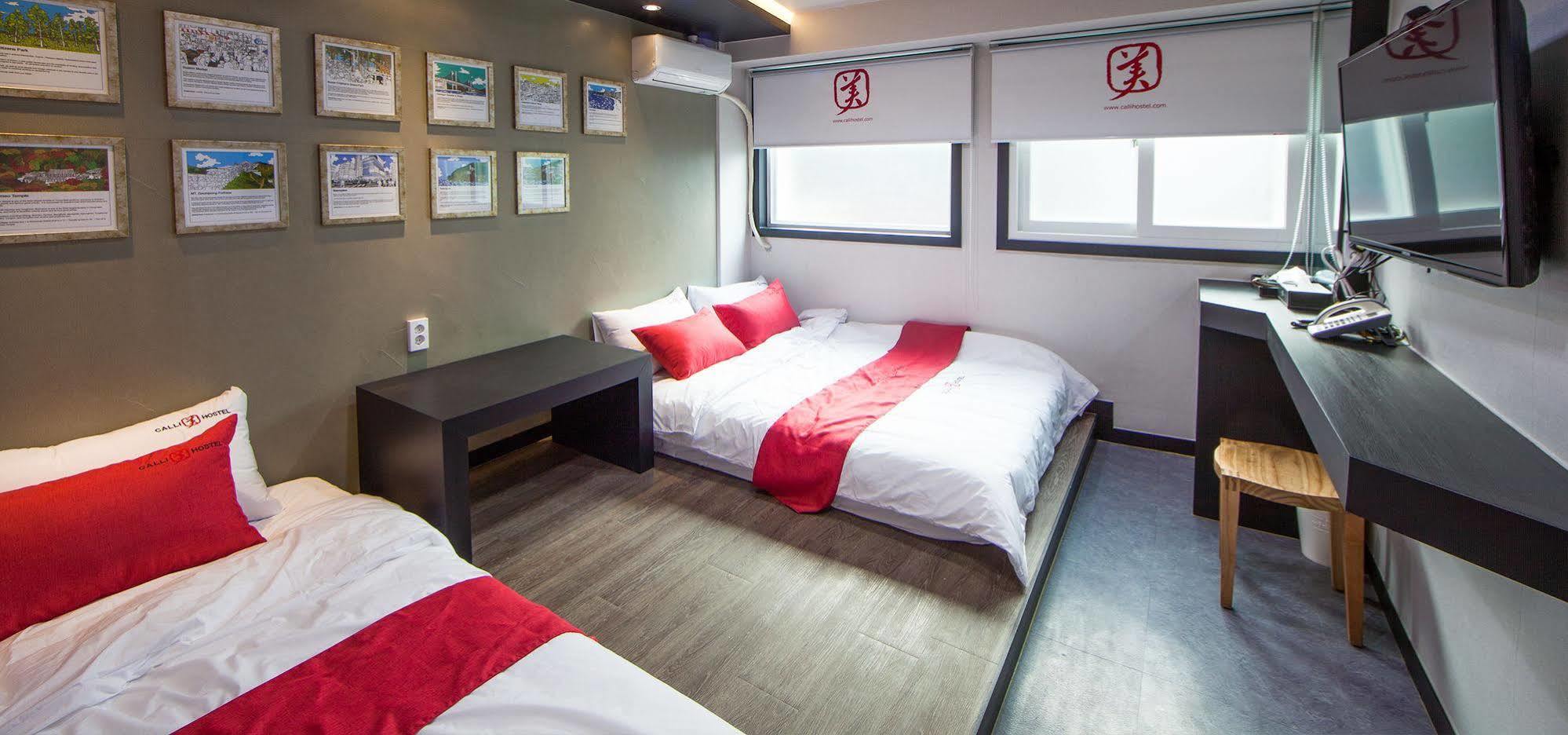 Calli Hostel Busan Exteriör bild